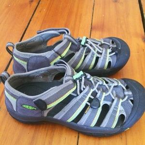 LAST CHANCE Keen Waterproof Shoes